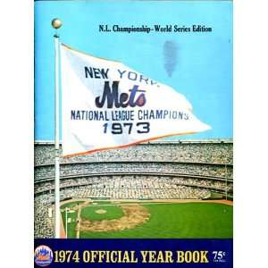  1974 New York Mets Official Year Book Program Sports 