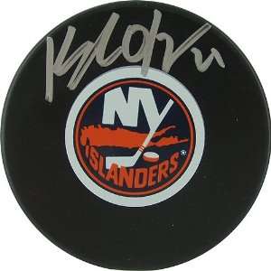   Islanders Autograph Puck   Autographed NHL Pucks