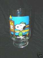 Vintage Snoopy Glass Or Vase   Par Course Touch Toes  