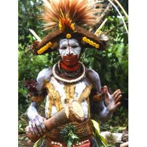  Colorful Huli Wigmen with Painted Face In Papua New Guinea 