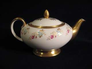 SADLER ENGLAND TEAPOT WITH FLOWERS, LEAVES & GOLD TRIM  
