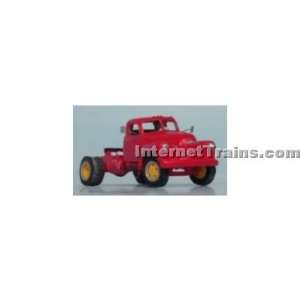   Sylvan HO Scale 1948 53 C6100 Series 2 Ton Tractor Kit Toys & Games