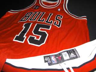   Worn Chicago Bulls #15 RED2 Jersey Shorts Warmups Bulls LOA  