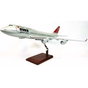  B747 400 Northwest Airlines 1/100 Scale Model Aircraft 