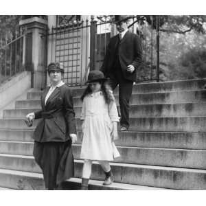  1919 October 4 photo Harris W. & family, 10/4/19