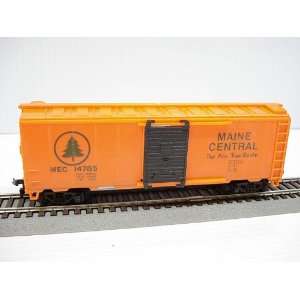    Maine Central Boxcar #14785 HO Scale by Bachmann Toys & Games