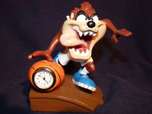 TASMANIAN DEVIL BASKETBALL PLAYER CLOCK  