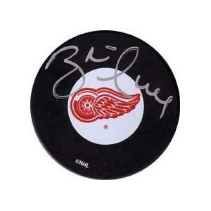 Brett Hull Autographed Puck   Autographed NHL Pucks