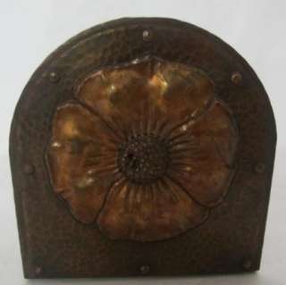 GORGEOUS C. 1910 ROYCROFT HAMMERED COPPER BOOKEND WITH FLOWER  