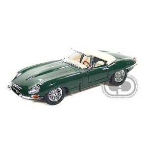  1961 Jaguar E Type Cabriolet 1/18 Green Toys & Games