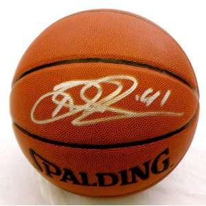 Dirk Nowitzki Signed Basketball GAI   Autographed 