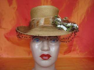 1920s VINTAGE BEAUTIFUL LADY HAT w/ VEIL AND FLOWERS  