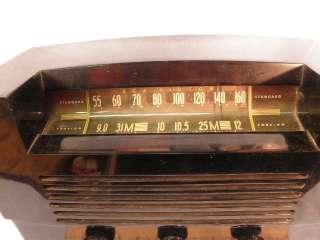   66X8 „Tuna Boat“ Catalin Tube Radio from 1947    
