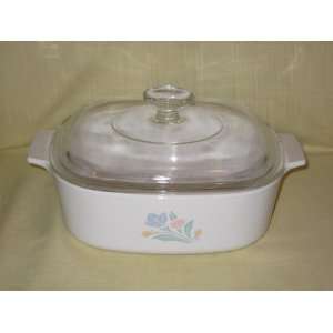 1996 1997 Corning Ware  Friendship Pattern  2 Liter Casserole w/ Lid