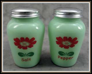   GREEN GLASS RED DAISY SALT & PEPPER SHAKER RANGE SET Range Size  