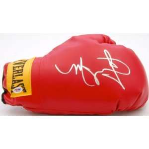  Miguel Cotto Autographed Boxing Glove   PSA/DNA 