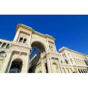  Galleria Vittorio Emanuele (view) Milano Italy   Peel and 