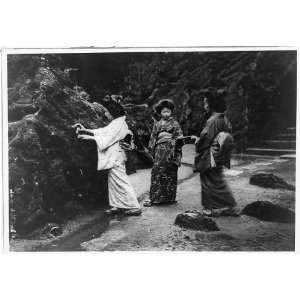   ,courtship,women,social life,God,Marriage,Kyoto,1922