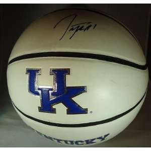   KENTUCKY WILDCATS* basketball COA   Autographed College Basketballs