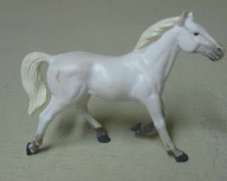 COLLECTIBLE ERTL WHITE STALLION PLASTIC HORSE  