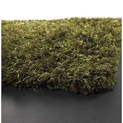 Hand woven Grass Green Shag Rug (66 x 99)  