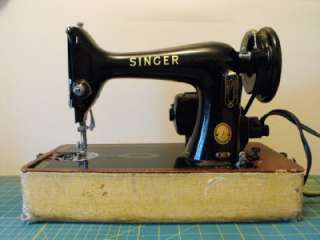 Vintage Singer 99K Sewing Machine in Wooden Case   Runs   For Parts or 