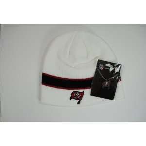  Tampa Bay Buccaneers Gift Set   Reebok White Knit Beanie Cap   Logo 