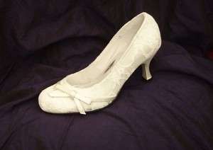 IVORY SATIN & LACE Vintage Style Bridal Wedding Shoes ~ Brand new, all 