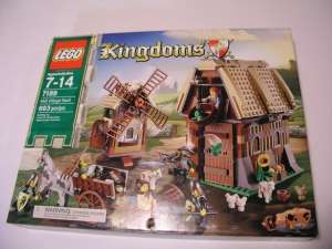LEGO SET #7189 KINGDOMS MILL VILLAGE RAID BRAND NEW SEALED *RETIRED 