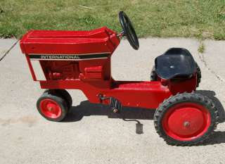 ERTL International Model 404 Tractor Pedal Car Toy  