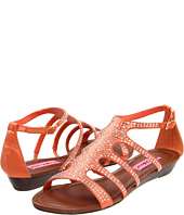 Betsey Johnson Cristals $62.99 ( 30% off MSRP $89.95)