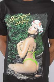 Two In The Shirt) The Hawaiian Wifey Tee in Black 