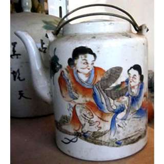 ANTIQUE CHINESE FAMILLE ROSE SMALL DECORATED TEAPOT CHINESE FEMALE 
