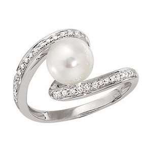   White Gold Freshwater Cultured Pearl & Diamond Ring 