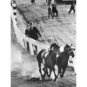  Seabiscuit, War Admiral Racing to the Finish   1938