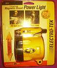 MAGNETIC MOUNT 12 VOLT POWER LIGHT RETRACABLE CORD Brand New