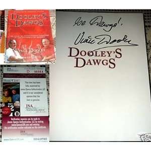  VINCE DOOLEY Signed Dooleys Dawgs BOOK JSA PROOF   Sports 