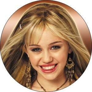 Hannah Montana Close Up Button B DIS 0482