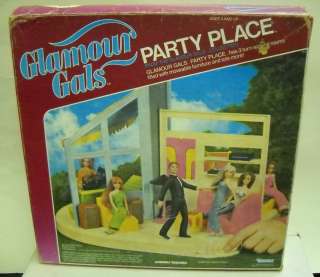 1180 Vintage Kenner Glamour Gals Party Place Playset  