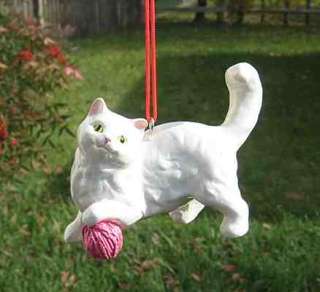 NEW* Tree Ornament WHITE CAT w/yarn CUTE  