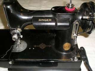 Singer Featherweight 221 Antique Sewing Machine w Case  