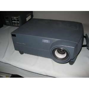  NEC MultiSync MT820   LCD projector   700 ANSI lumens 